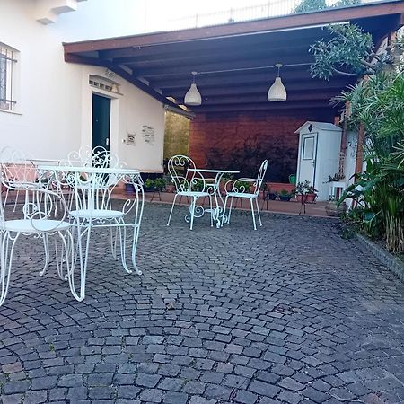 B&B Ai Tre Archi Spotorno Exterior foto